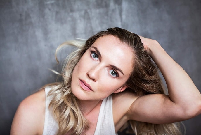 Facts About Sara Canning - Canadian Actress From "Vampire Diaries"